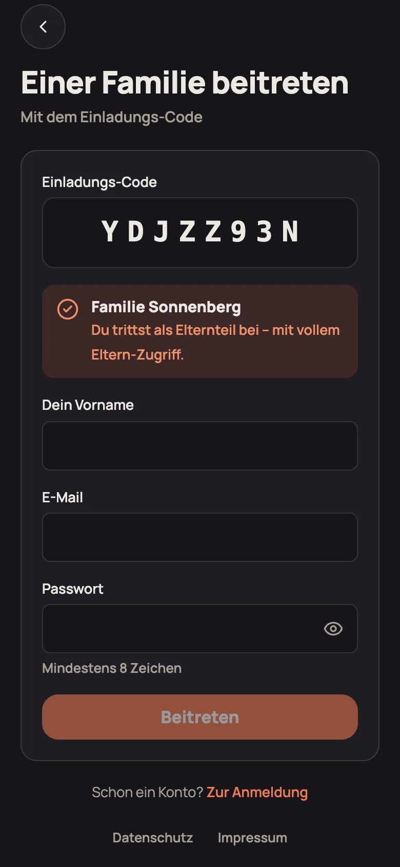 Seite „Einer Familie beitreten“ mit Einladungs-Code und Formular