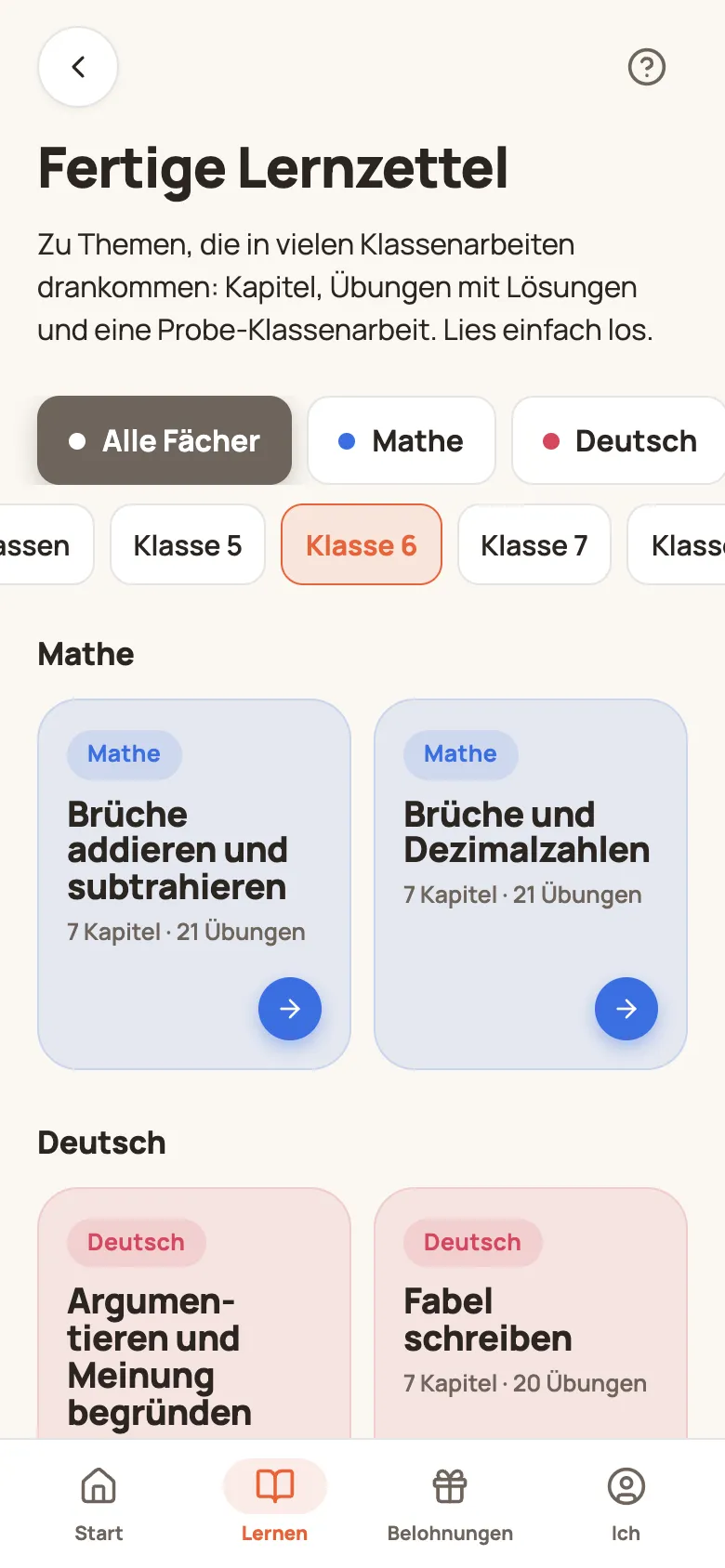 Lernen auf dem Handy mit der Seite Fertige Lernzettel: Filter nach Fach und Klasse, darunter Themen-Kacheln für Mathe und Deutsch
