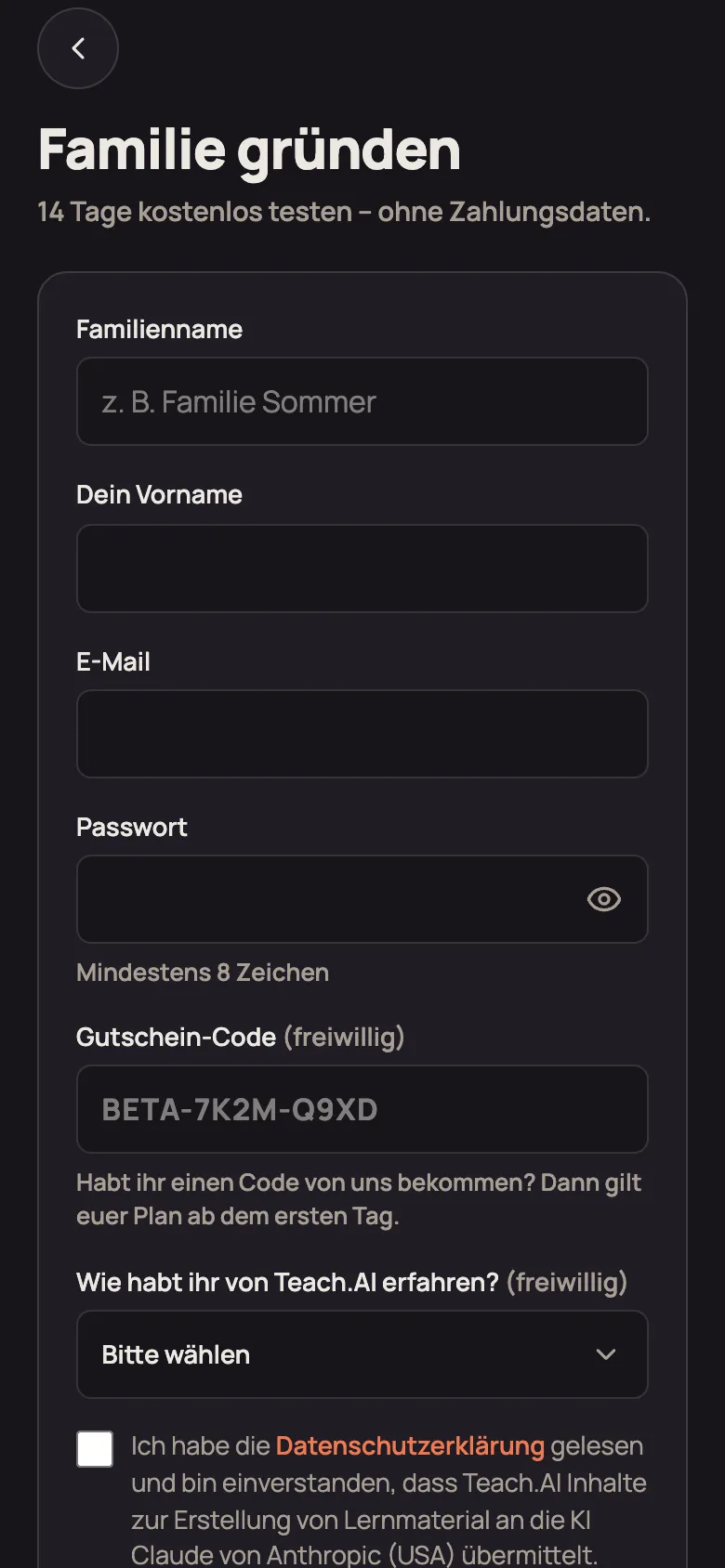 Formular „Familie gründen“ mit Familienname, Vorname, E-Mail, Passwort und Gutschein-Code