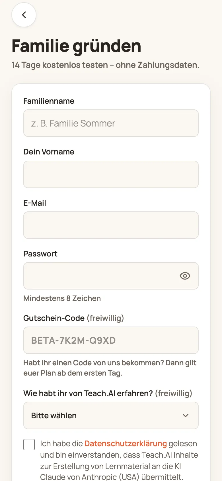 Formular „Familie gründen“ mit Familienname, Vorname, E-Mail, Passwort und Gutschein-Code